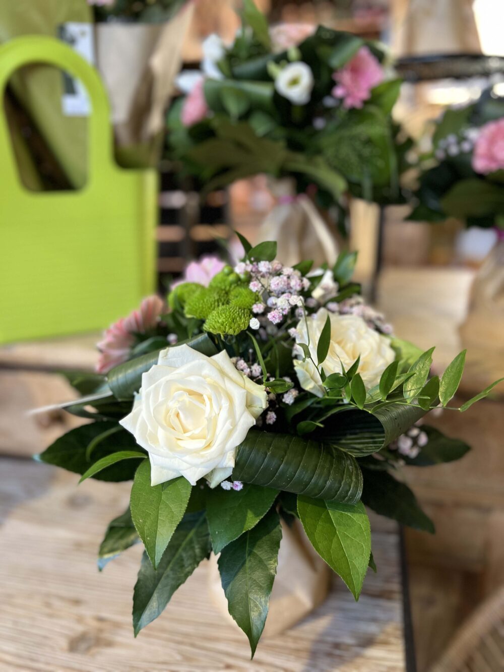 9 bouquets de roses blanches livraison montbeliard 9 bouquets de roses blanches livraison montbeliard